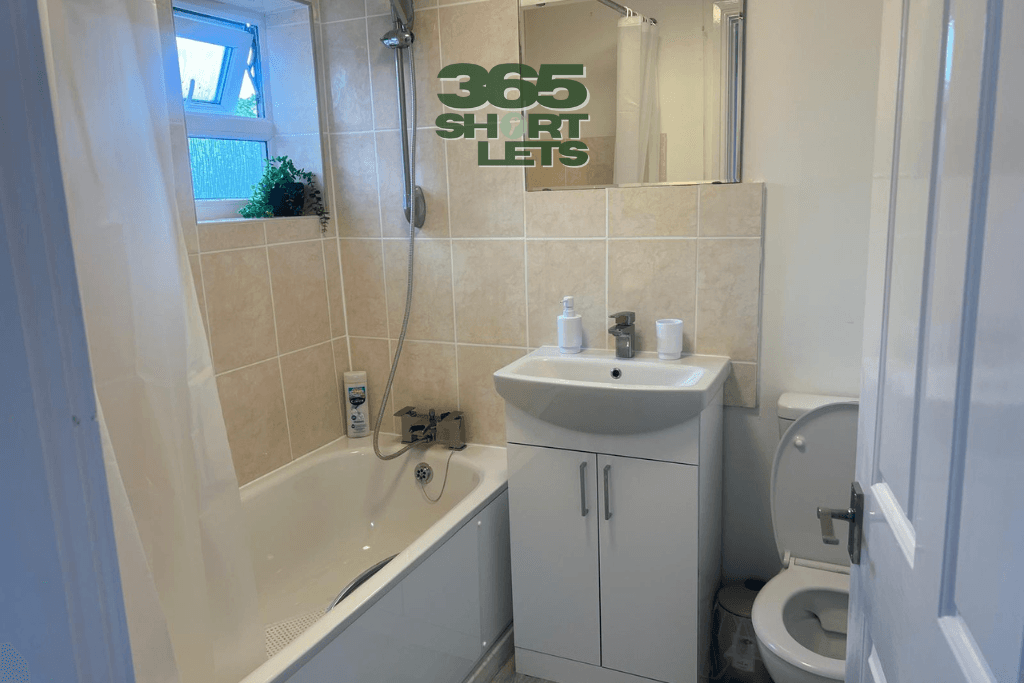 Birmingham | 2 Bedroom | Free Parking | Save Big6