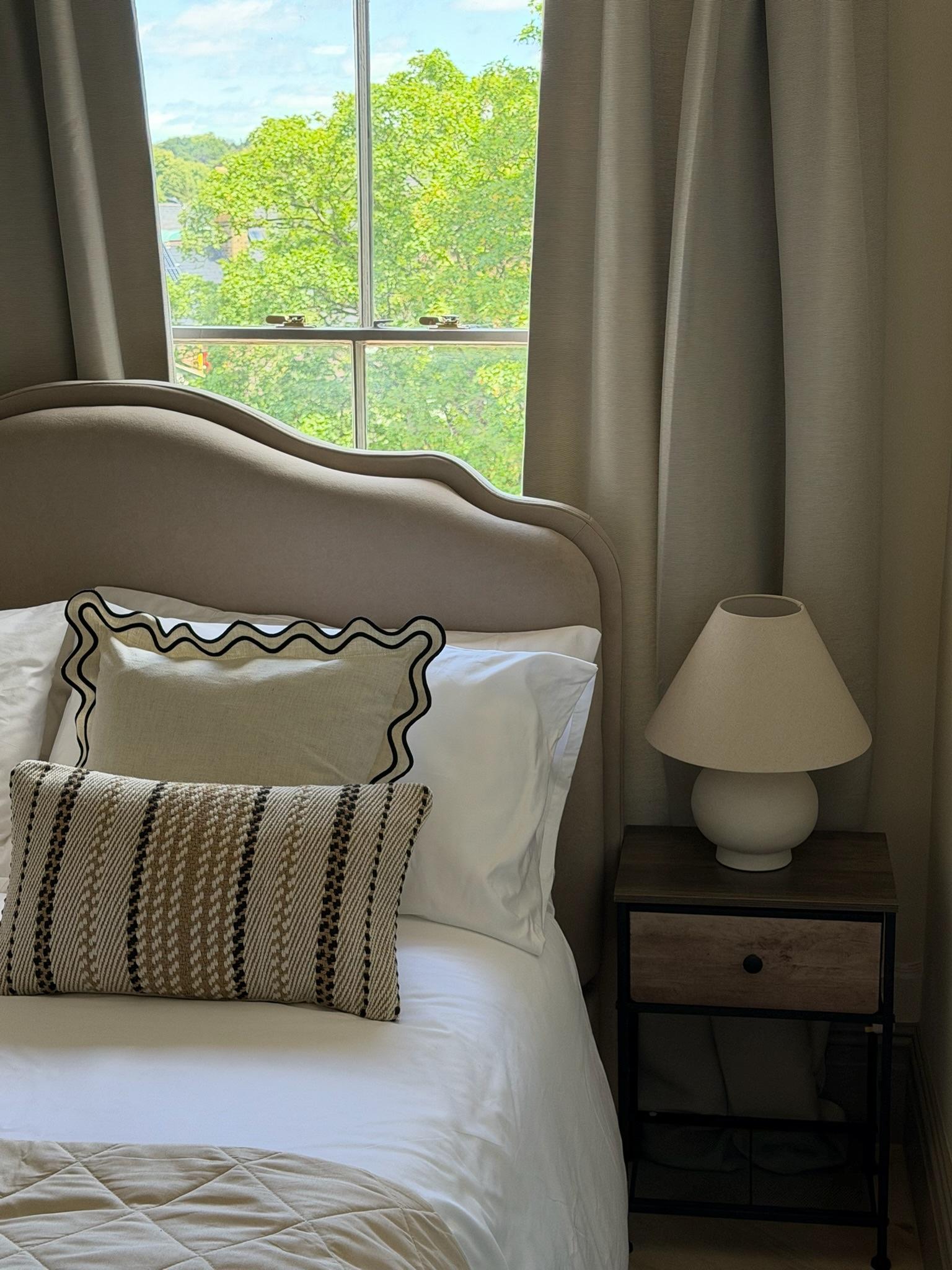 Lux Living - Central Oxford -Iffley Residence No 44