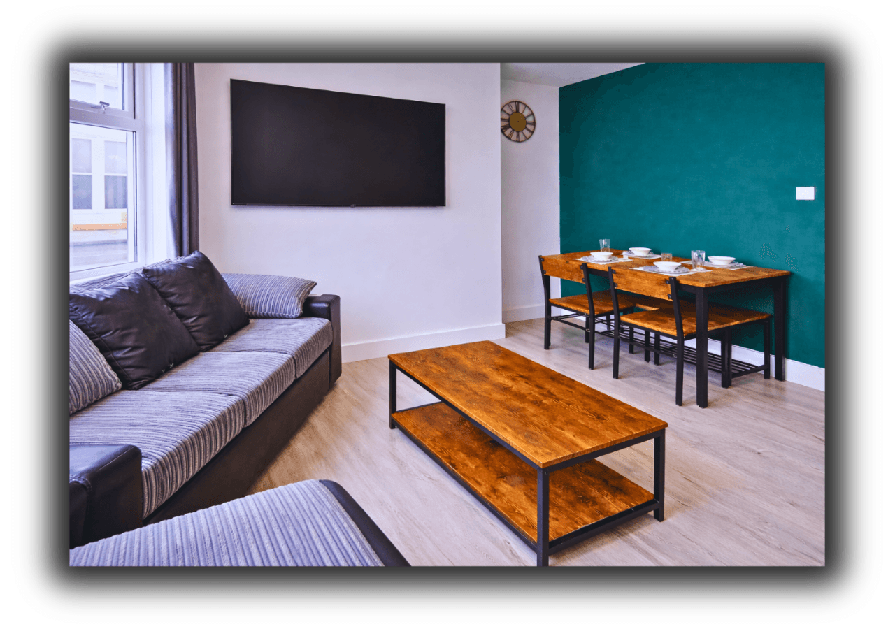 Pitchside House | Walk to Anfield, sleeps 73