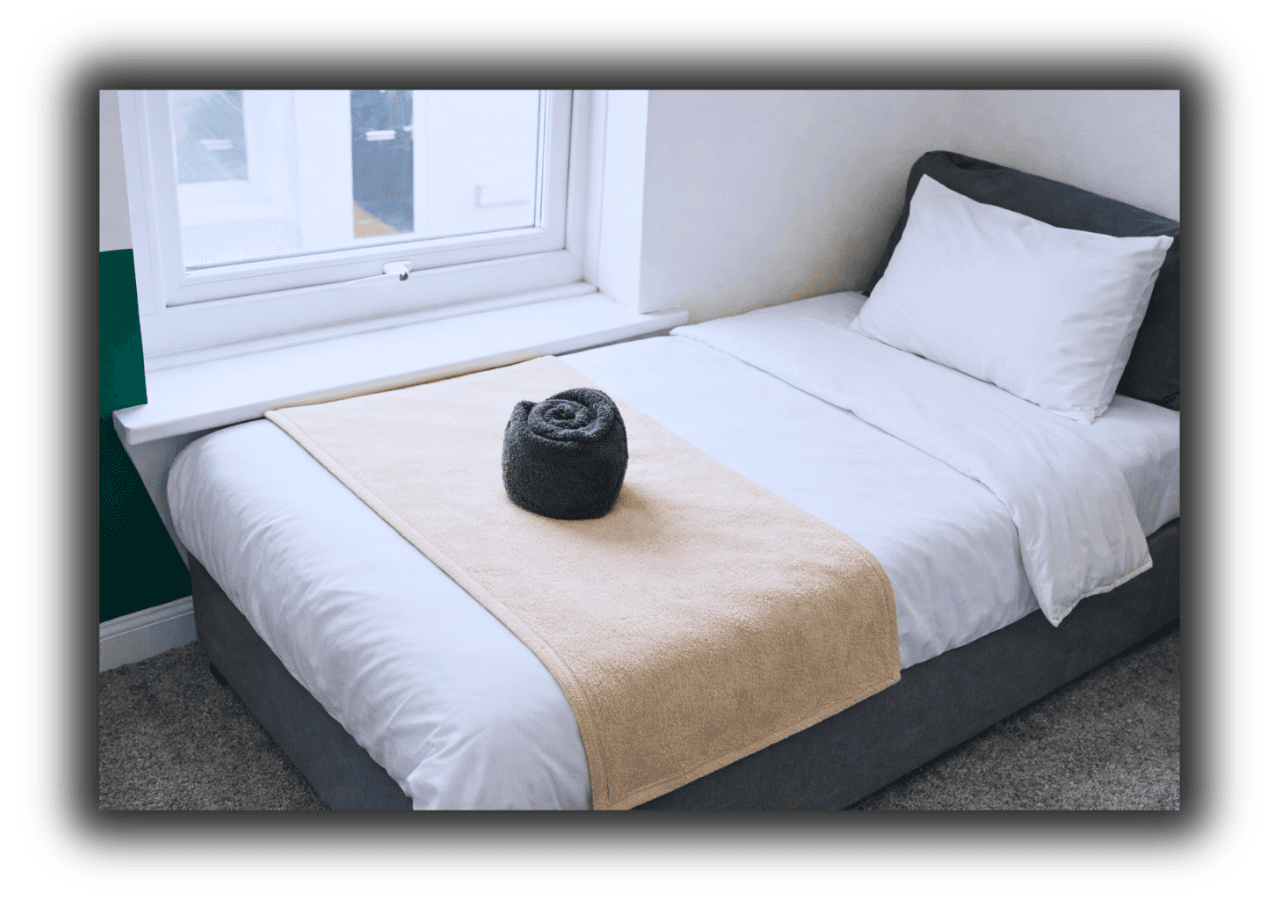 Pitchside House | Walk to Anfield, sleeps 76