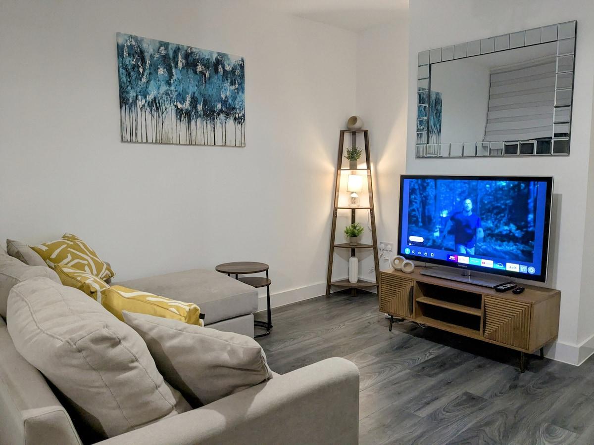 Modern 4BR | Sleeps 8 | Long Stays Welcome | CO4