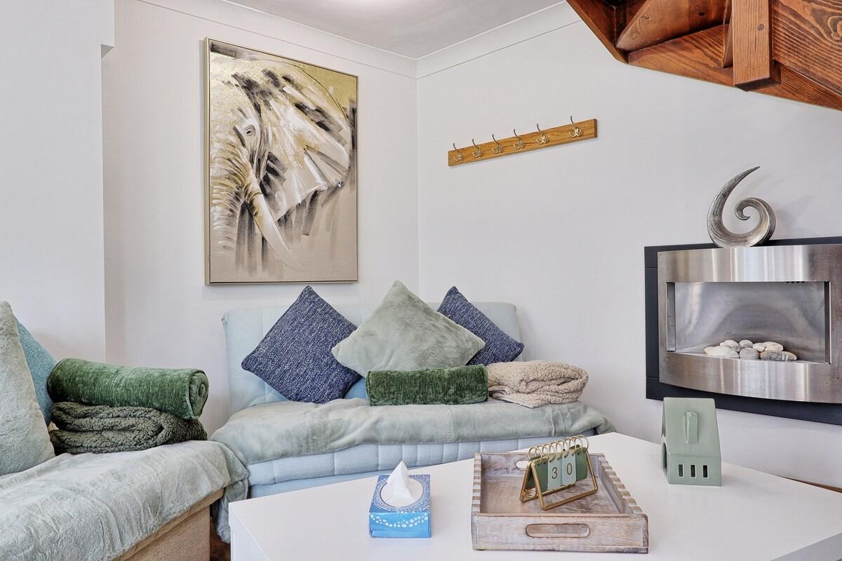 Brentwood Haven | 2BR Retreat & Free Parking3