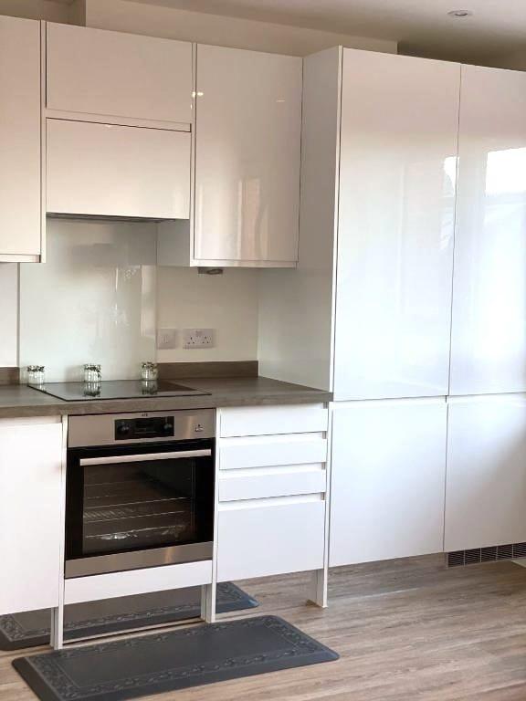 Luxury 1 Bedroom Town Centre Apartment | Sleeps 46