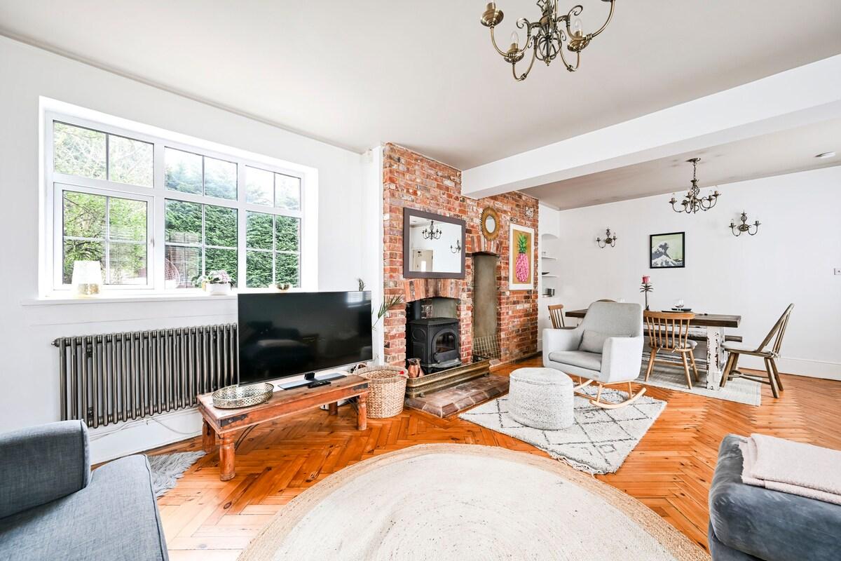 Stunning 3BR Home Near Stansted Airport4
