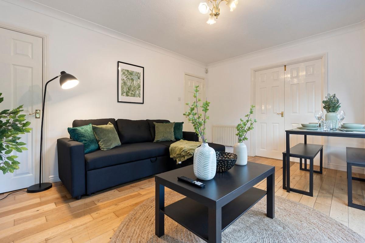 Applin House | 5BR Contractor Stay | Parking Wi-Fi4