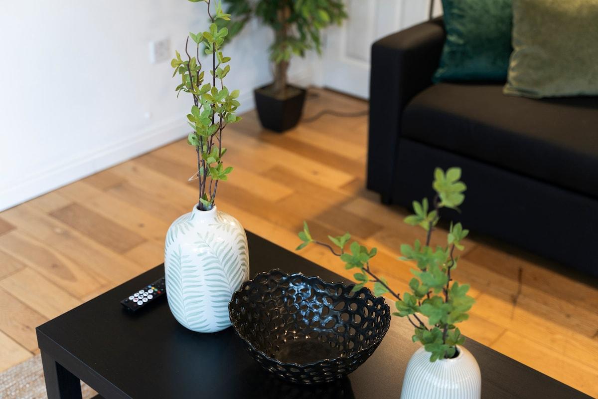 Applin House | 5BR Contractor Stay | Parking Wi-Fi6