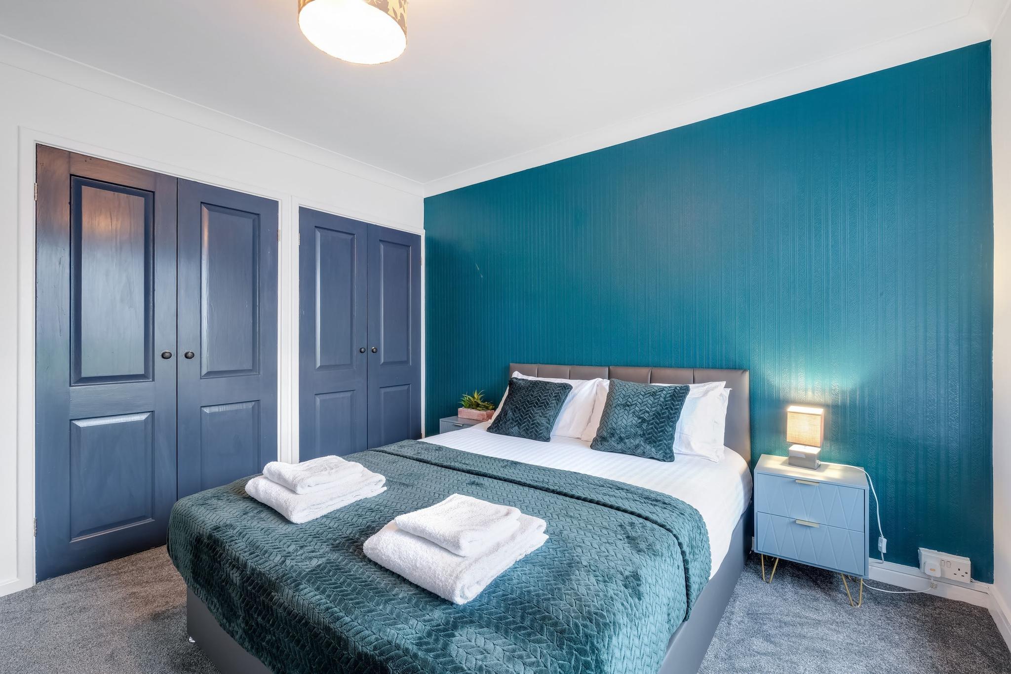 Bourne Court Attractive 1 bedroom Apt by MDPS3