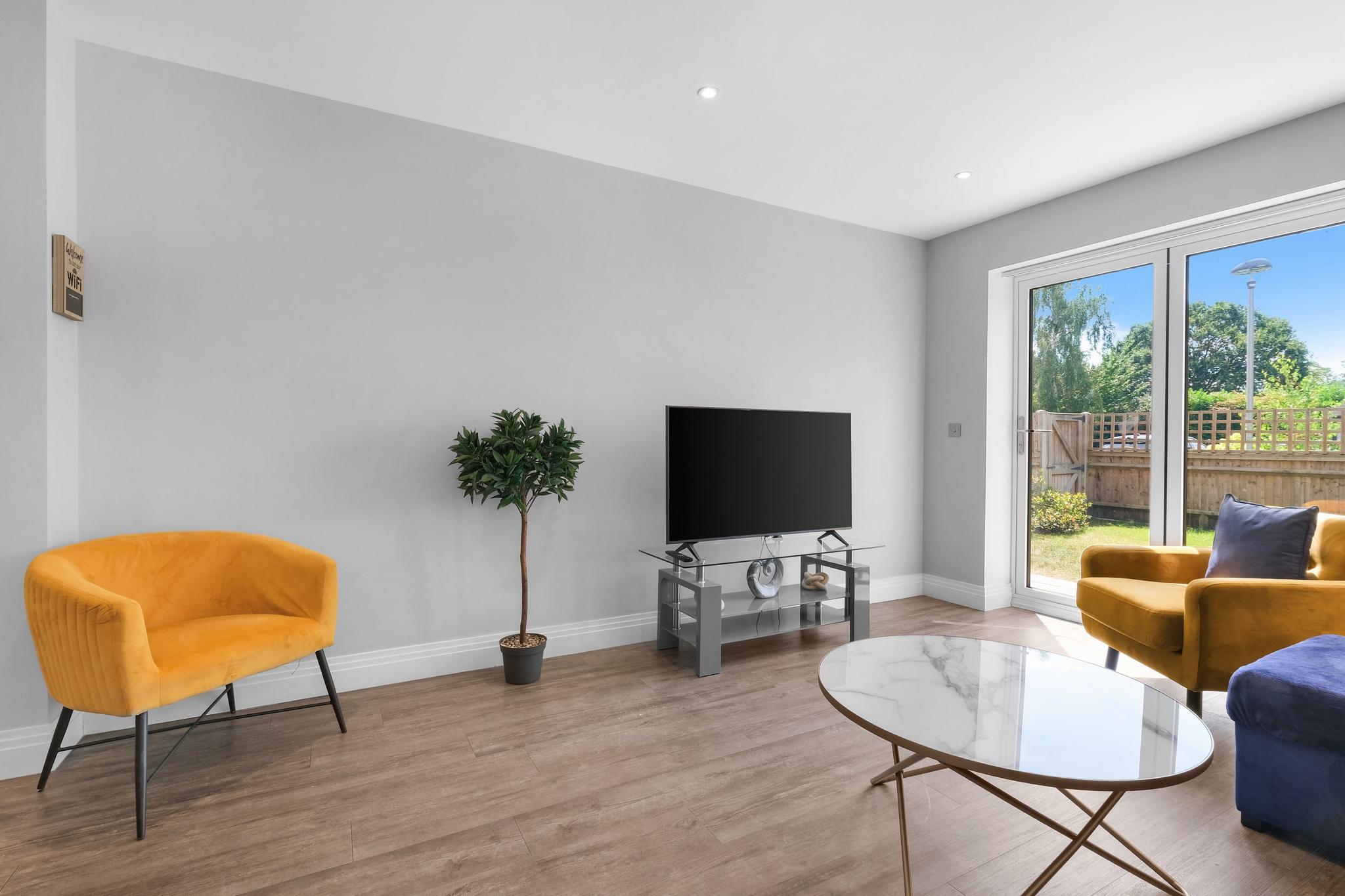 The Isleworth Garden Apartment | 3-Bed with Gated4
