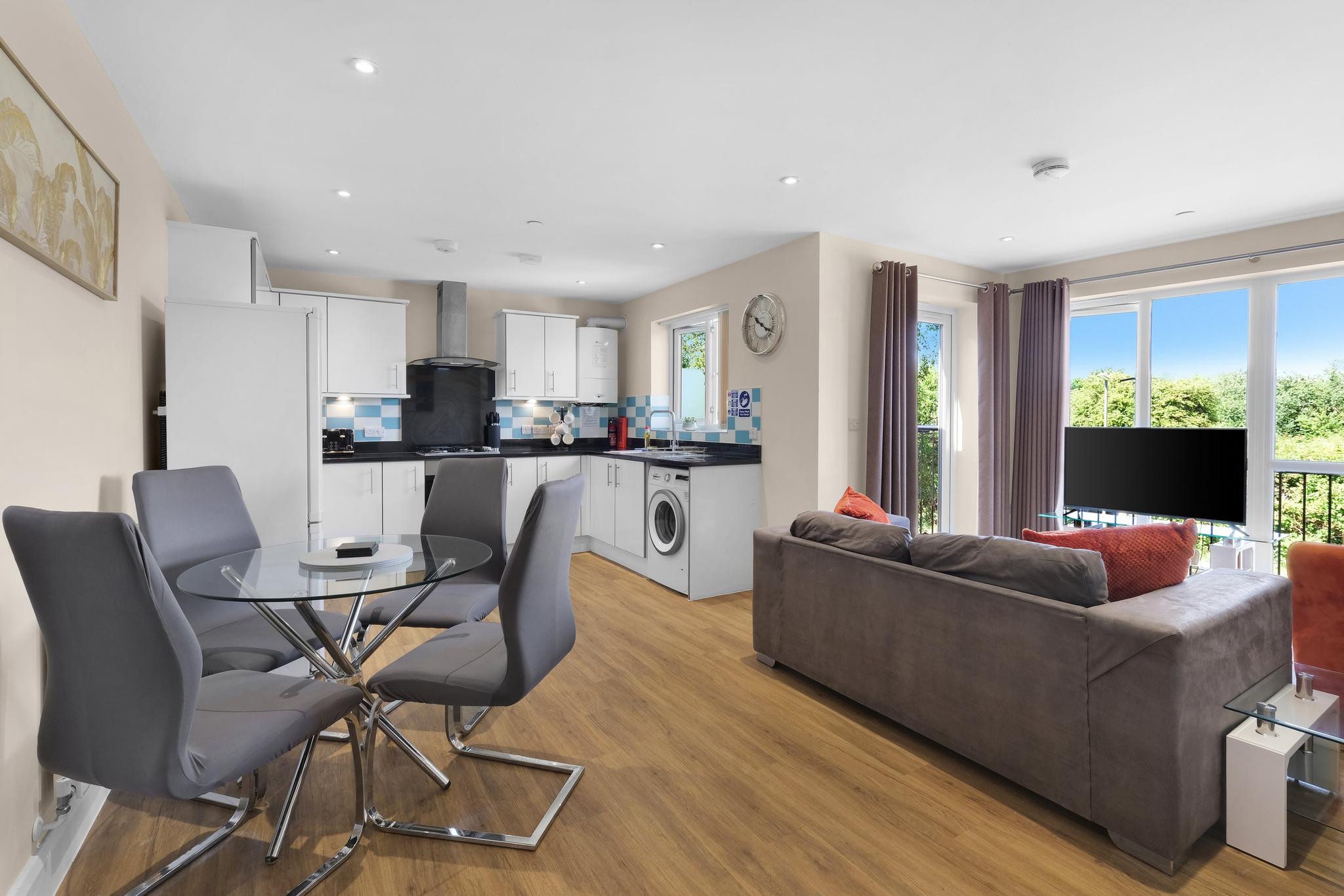 Heathrow Living 2BDR 2BA Apt by 360 Stays - Apt 066