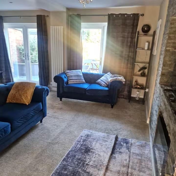 4BR House By Comfy Nest Northampton With Parking5