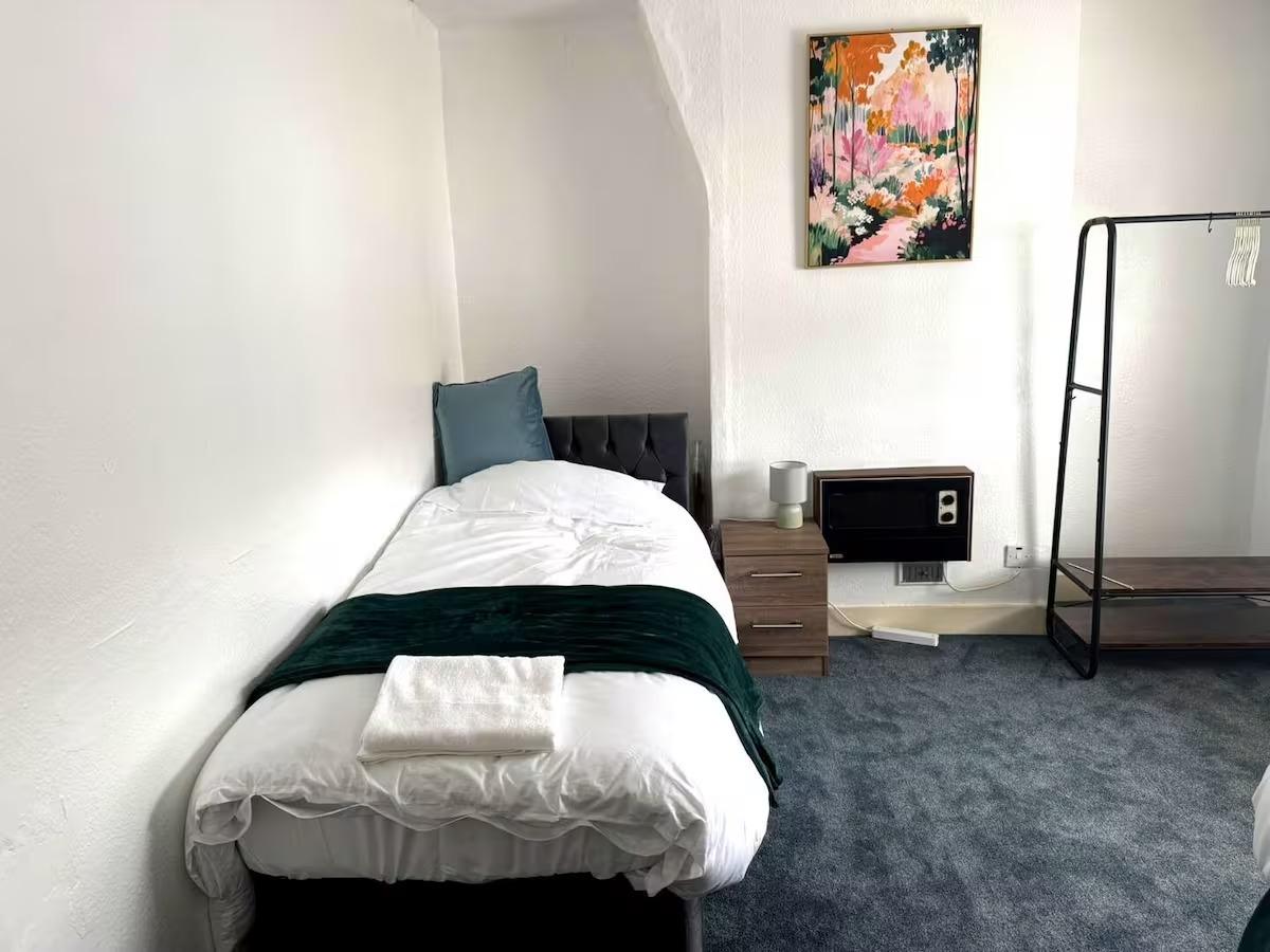 3 BR Flat By Comfy Nest Short Term Lets Hailsham4