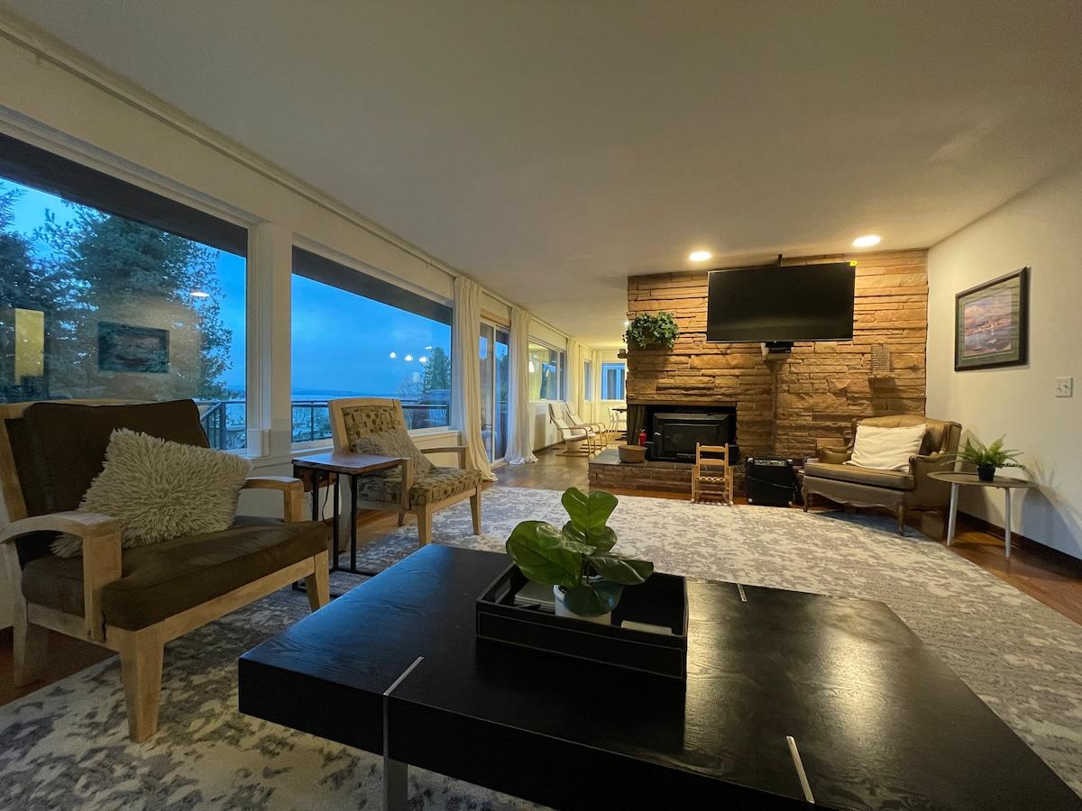 Mt Rainier & Lake Views | Seattle Mid-Century6