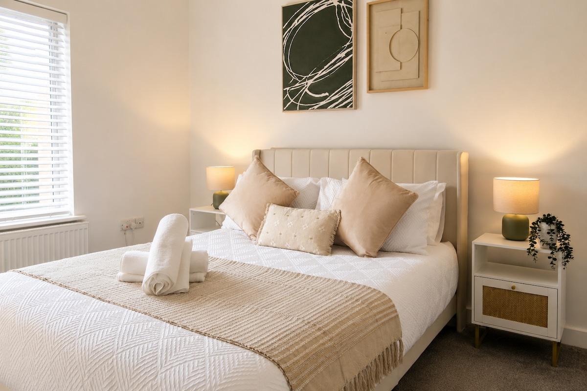 The Courtyard Chester | Free Parking | Sleeps 53