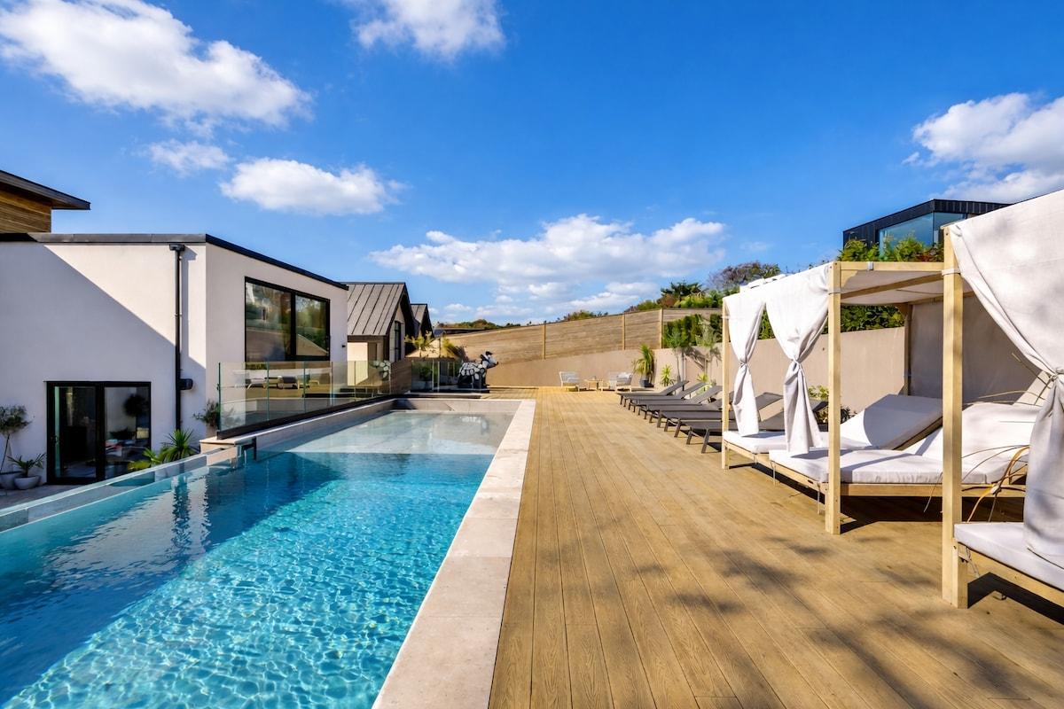 Designer Haus · Pool · Sea Views · 7BR · Sleeps 14