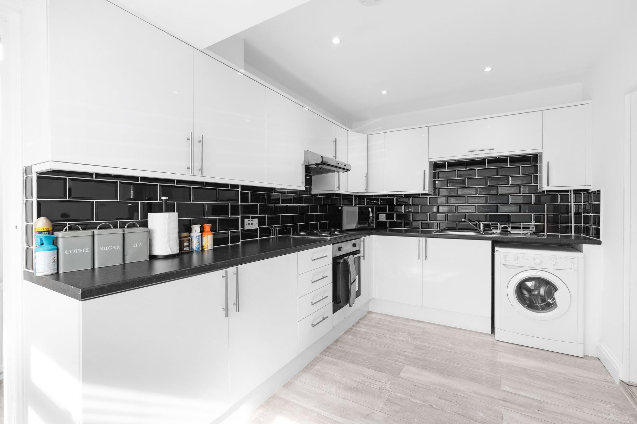 Spacious 8-Bedroom Detached House in Cheshunt5