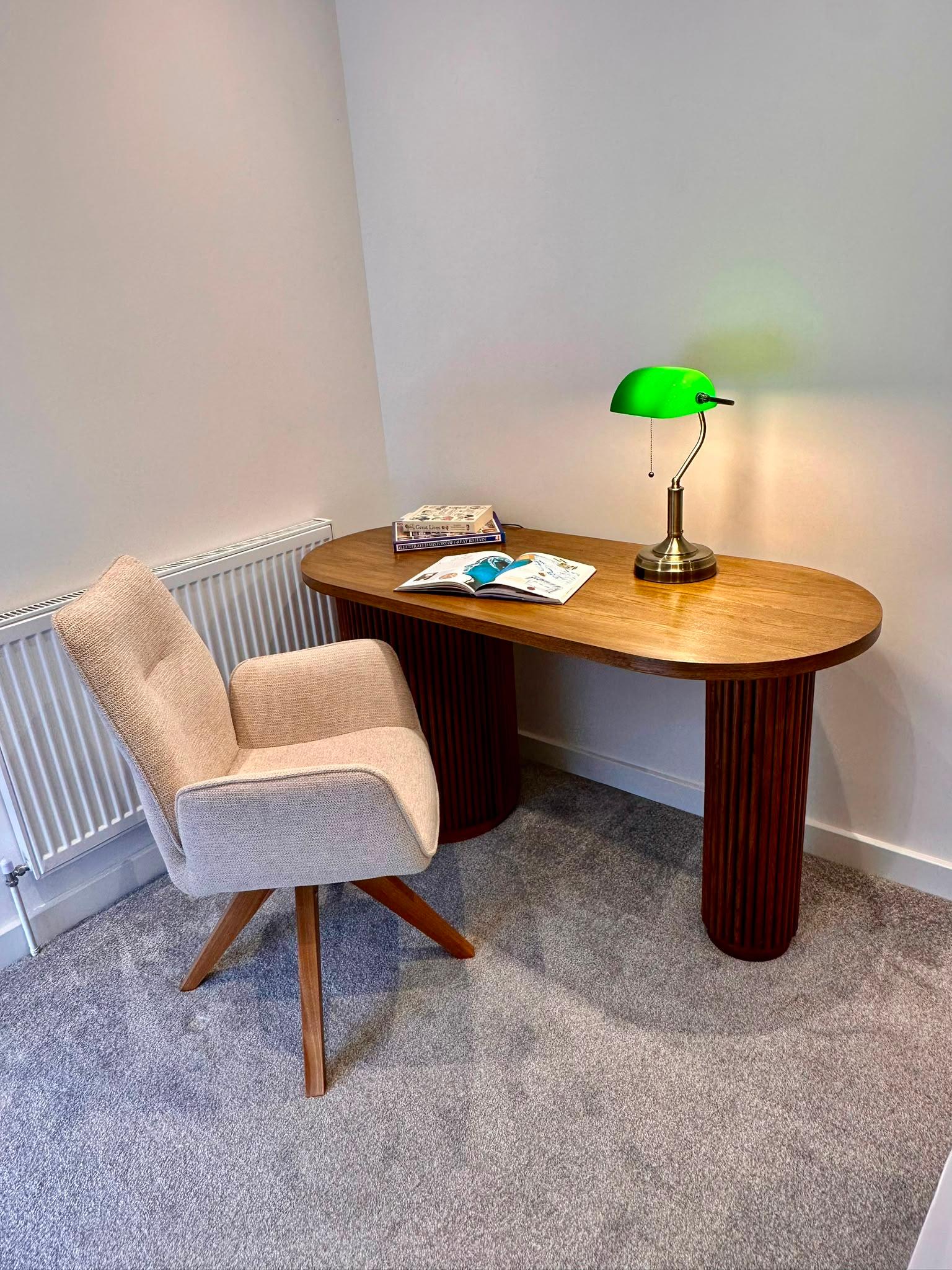 2-Bed Retreat- Gated Parking– Work, Recharge, Stay2