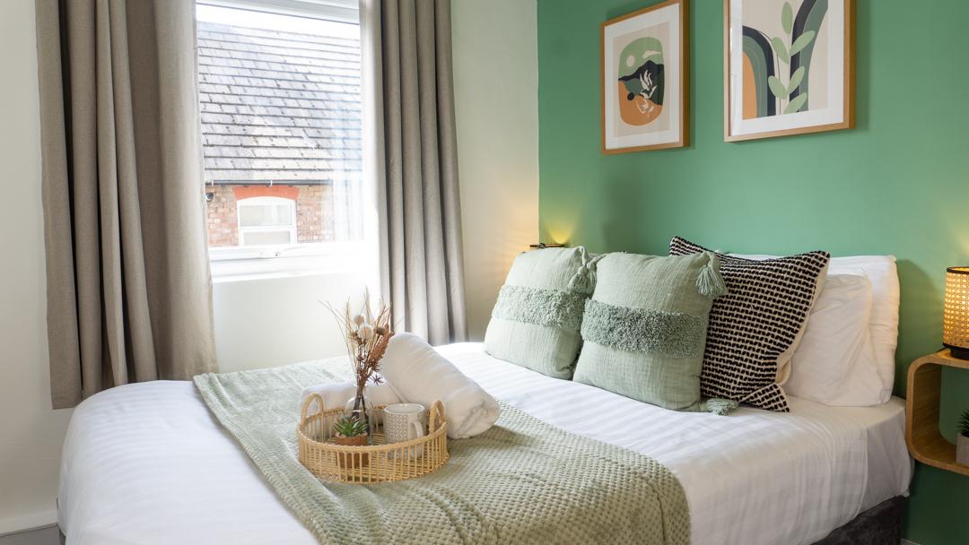 Bevington House | 3 Bedroom | Sleeps 8 | Parking6