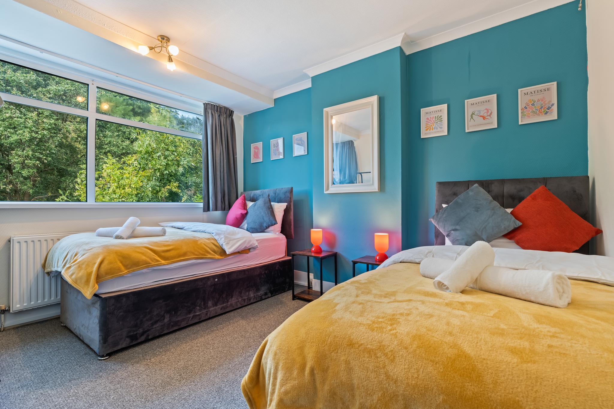 3BR 3Bath Solihull | JLR • NEC • Airport • Parking4