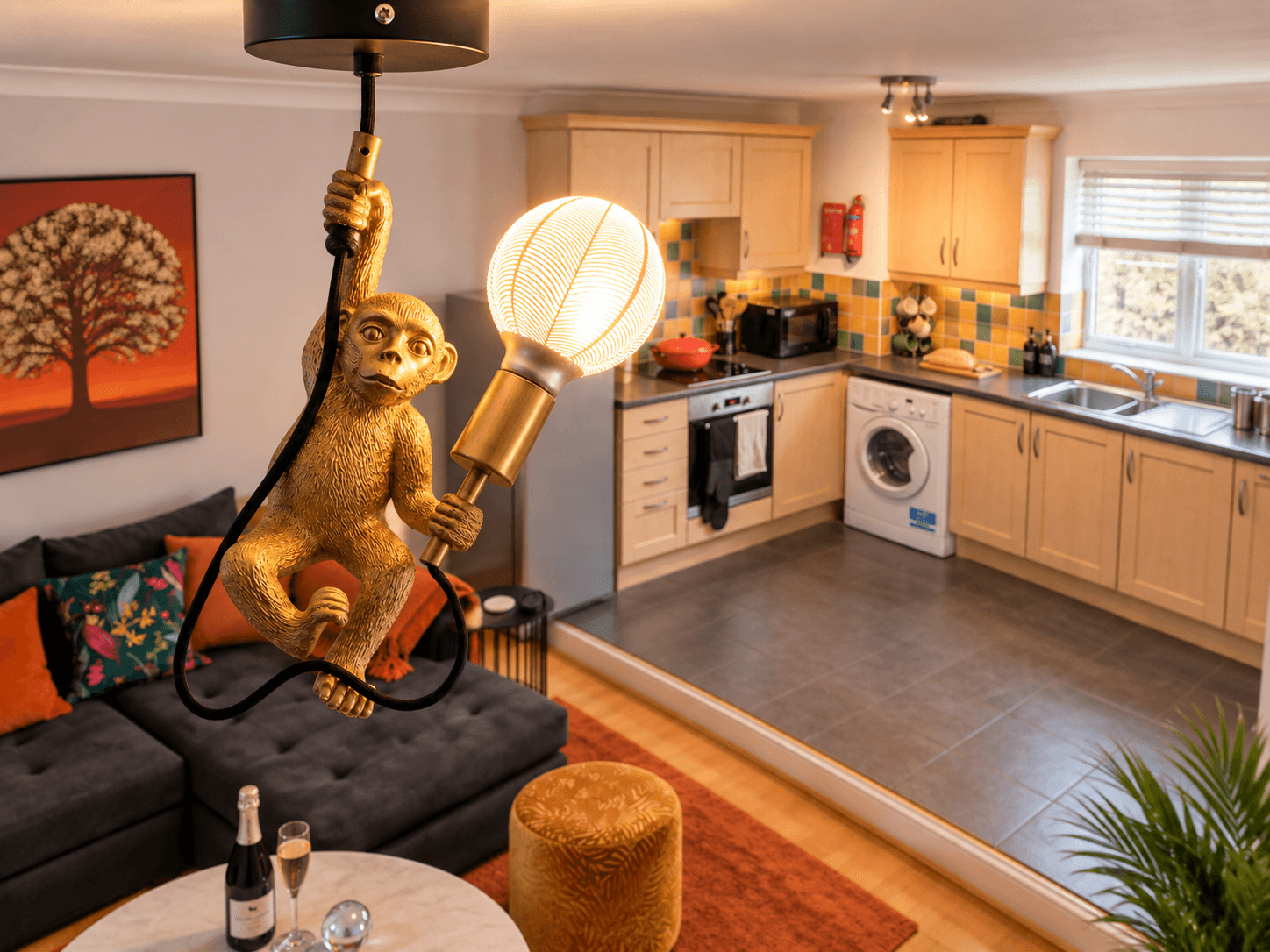 Stansted 2-Bed Flat Near Airport | Desk | Sleeps 5