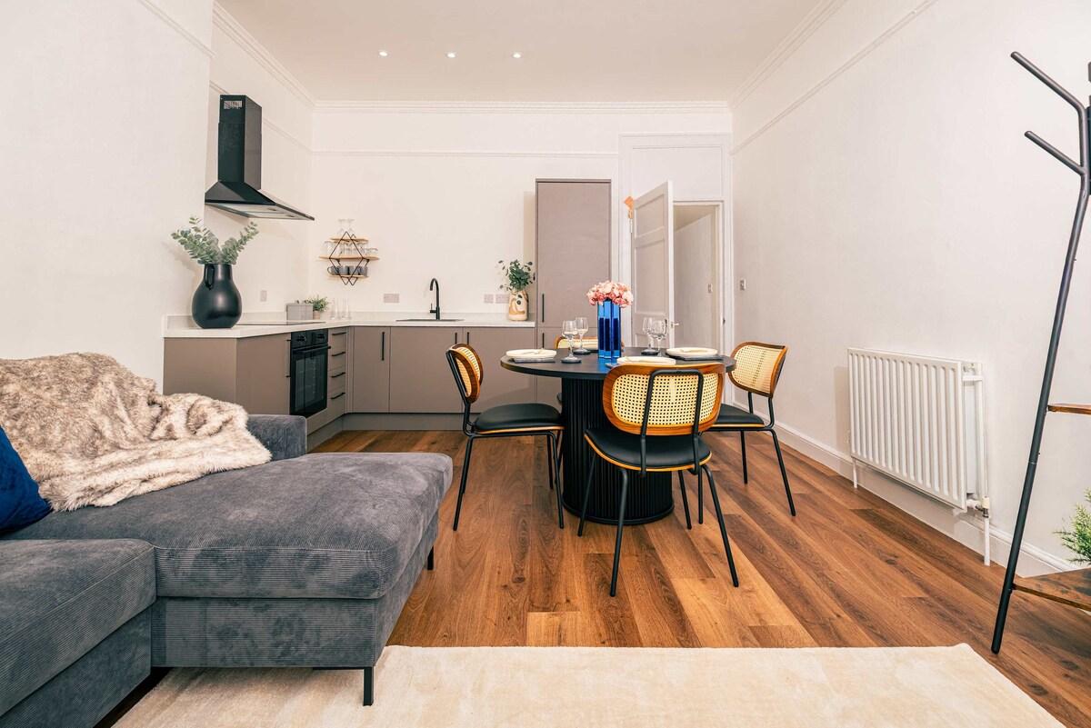 Cosy 2BR Apartment in the Heart of Chester5