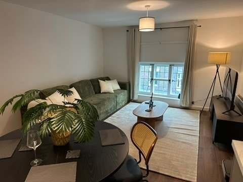 Gorgeous 2BR Apartment in Central Chester2
