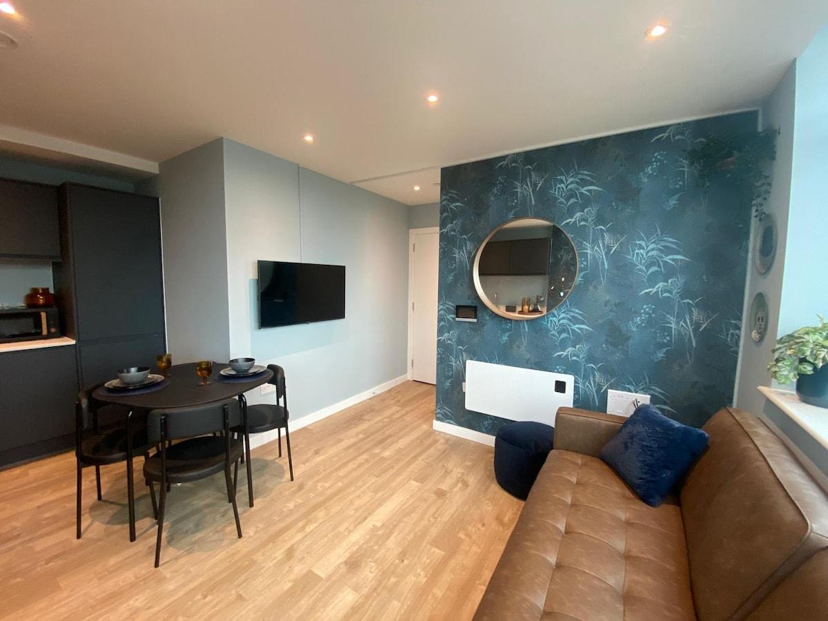 Modern 1BR Apartment near MCR Stadiums2