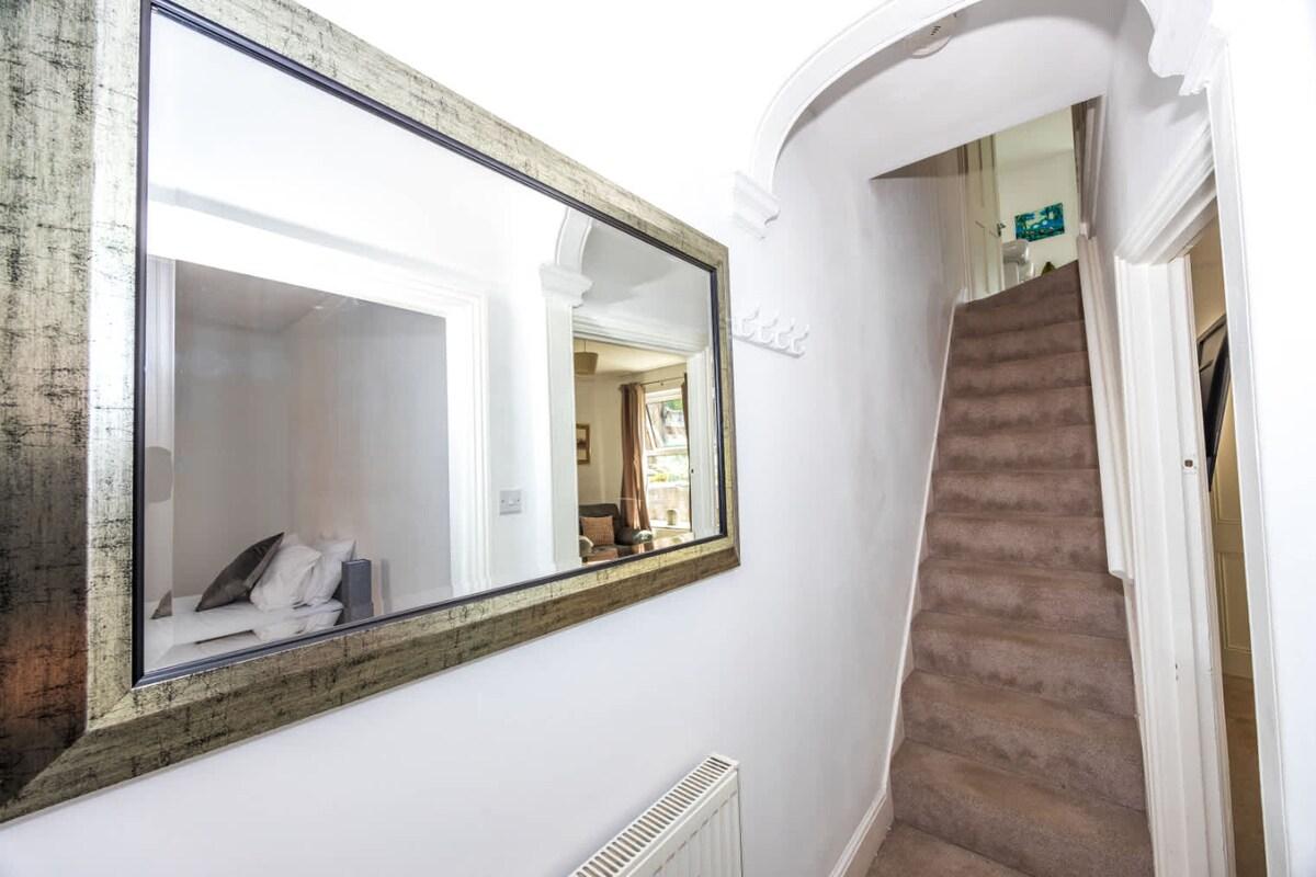 Spacious 3BR House Near Sixfields Duston3