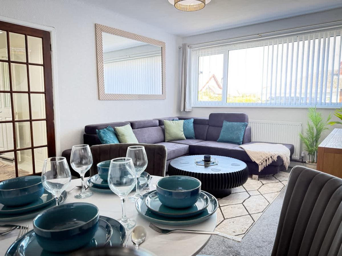 Cosy Southport Bungalow | 2 Bedroom with Parking3