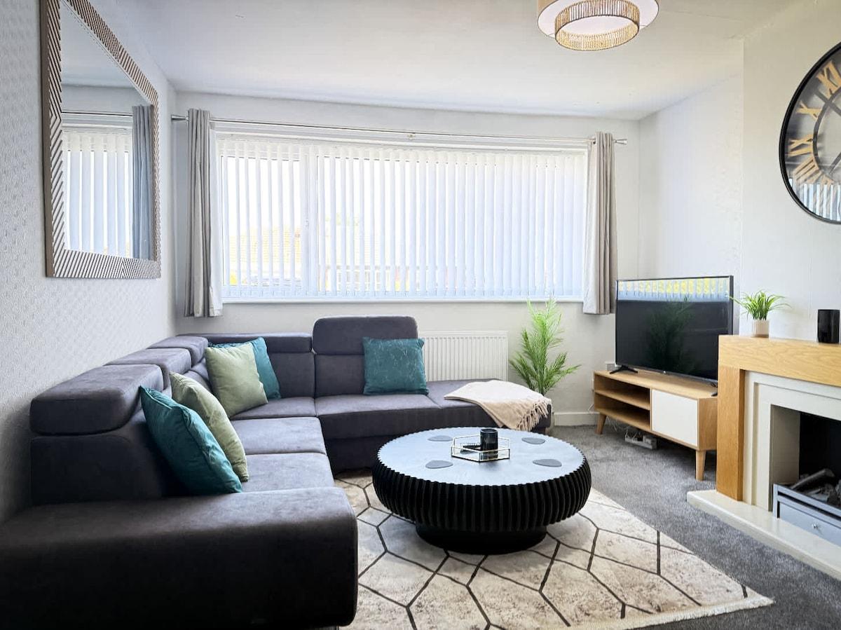 Cosy Southport Bungalow | 2 Bedroom with Parking4