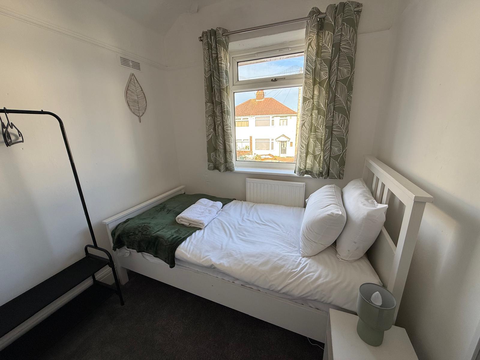 Long or Short Stays Ellesmere Port - Parking WiFi6