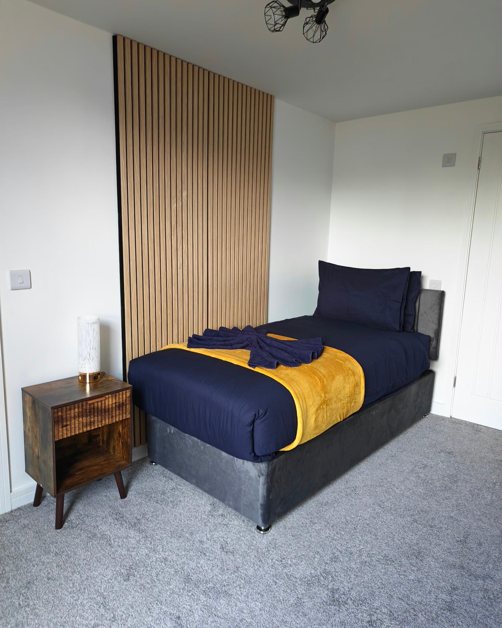Huge contractor home - entire team 6 bed sleeps 101