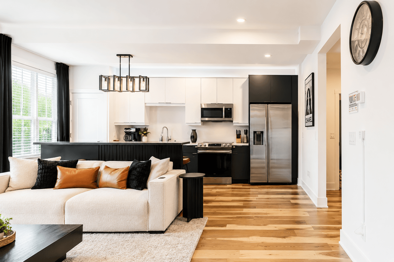Midnight Luxe Suite | Walkable Area + Free Parking5