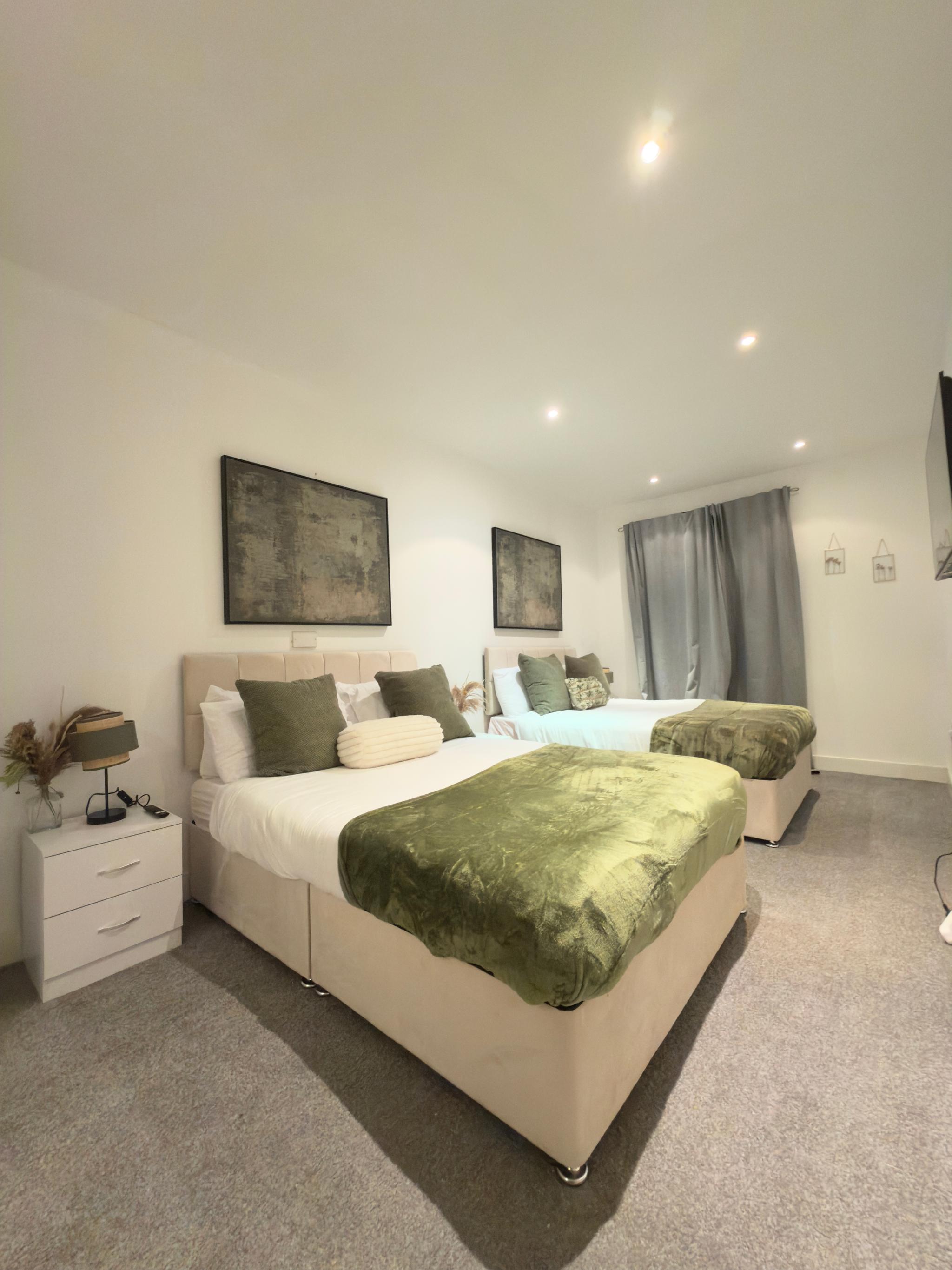 Premium 2-Bed Retreat | Piccadilly & Oxford Rd Stn5