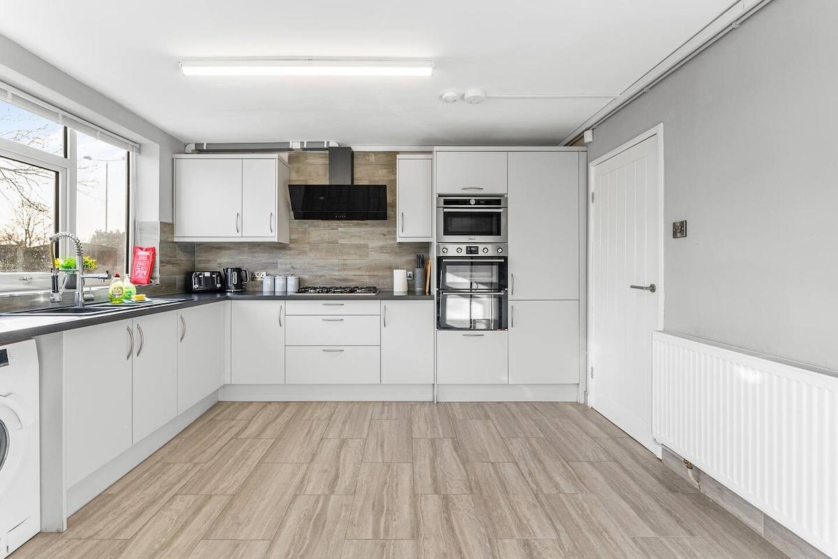 5BD Comfy Nest Long Stays Accommodation Brampton5