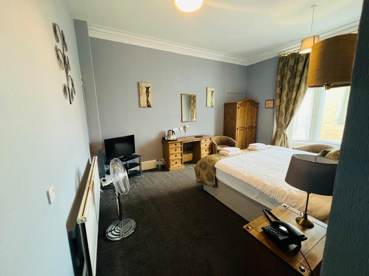 The George Hotel2