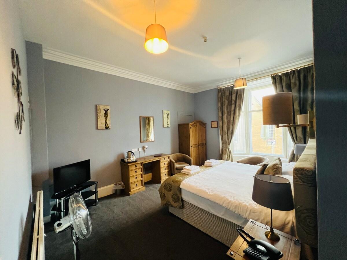 The George Hotel3