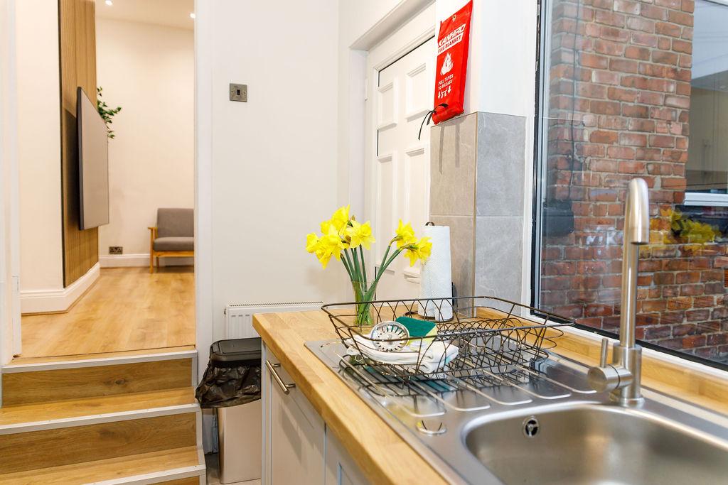 Perfect for Contractors - 4Bed 2Bath - Parking6