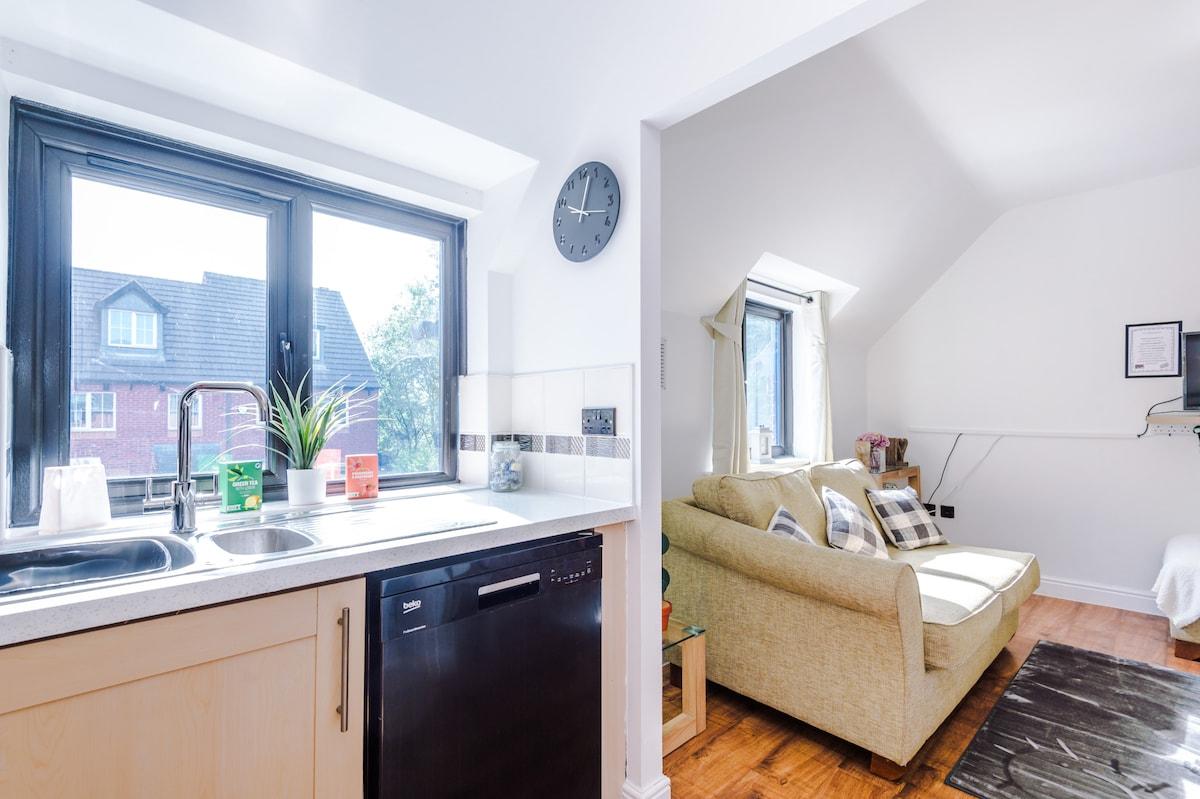Bright 3BR Warrington Home Near Golf & Sailing2