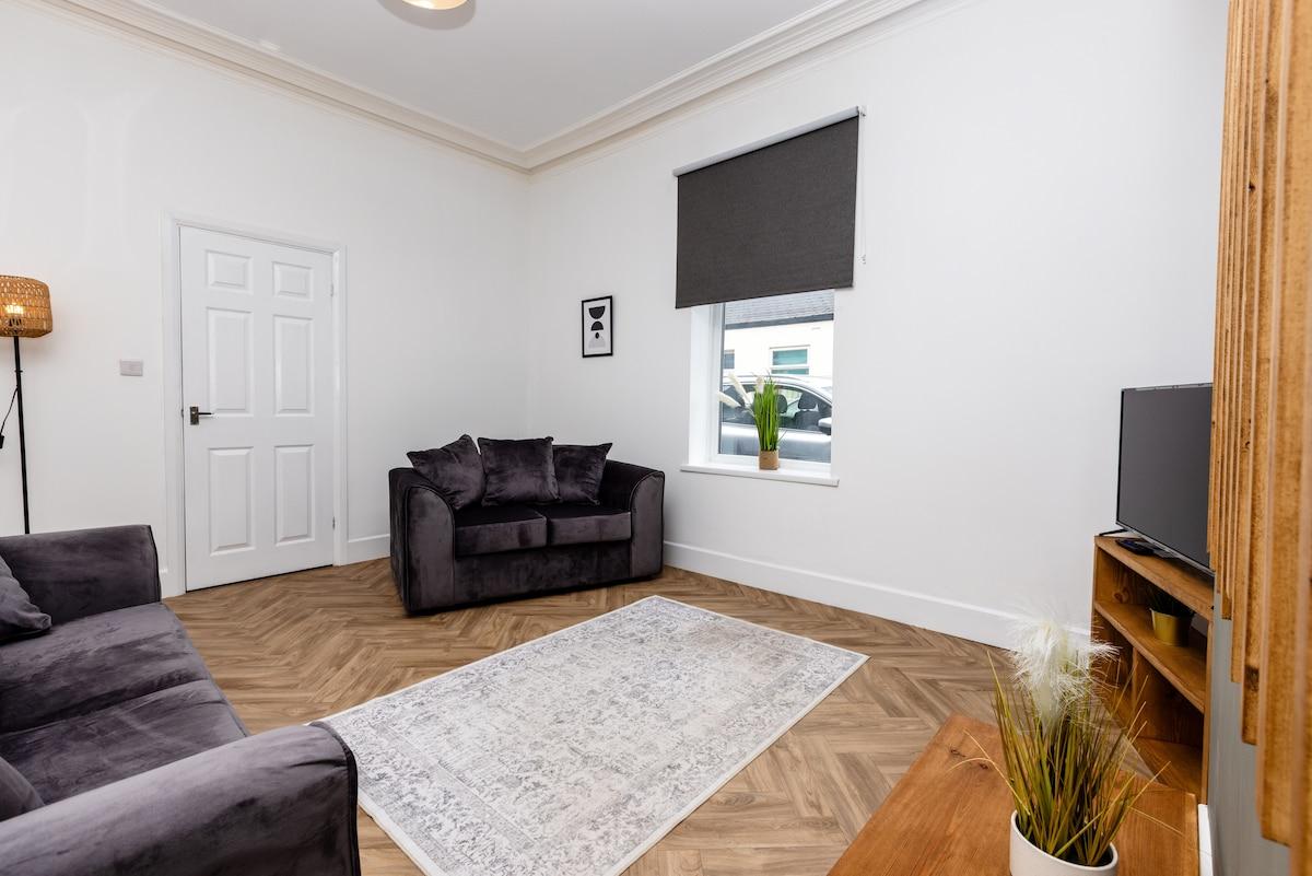 Modern 4Bed 2 Bath - Next to Stadium/City Centre2