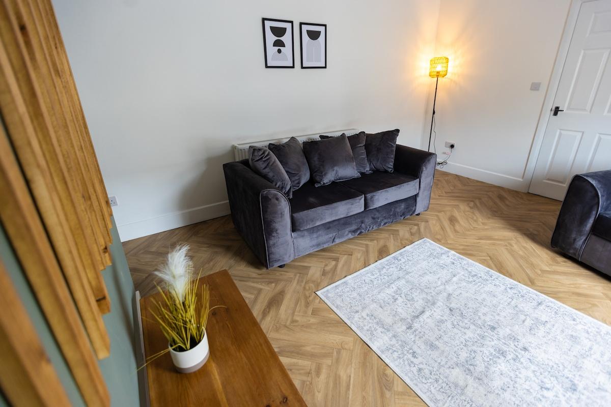 Modern 4Bed 2 Bath - Next to Stadium/City Centre3