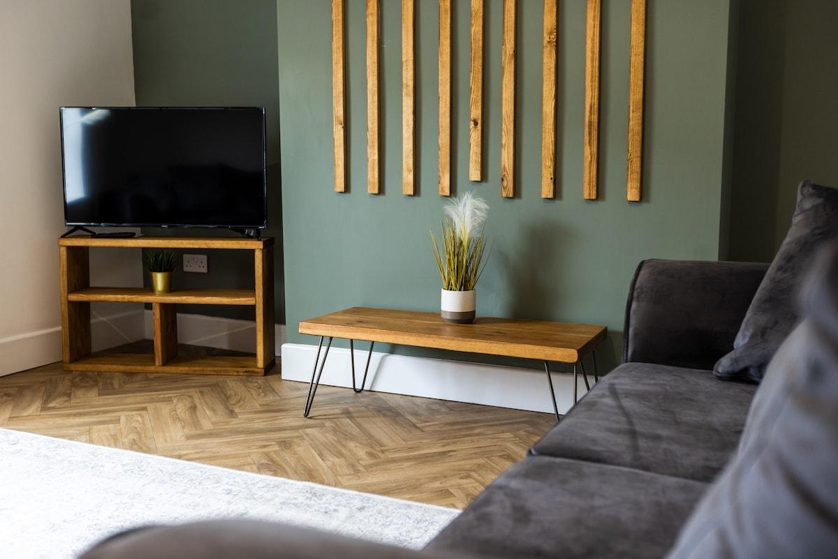 Modern 4Bed 2 Bath - Next to Stadium/City Centre4