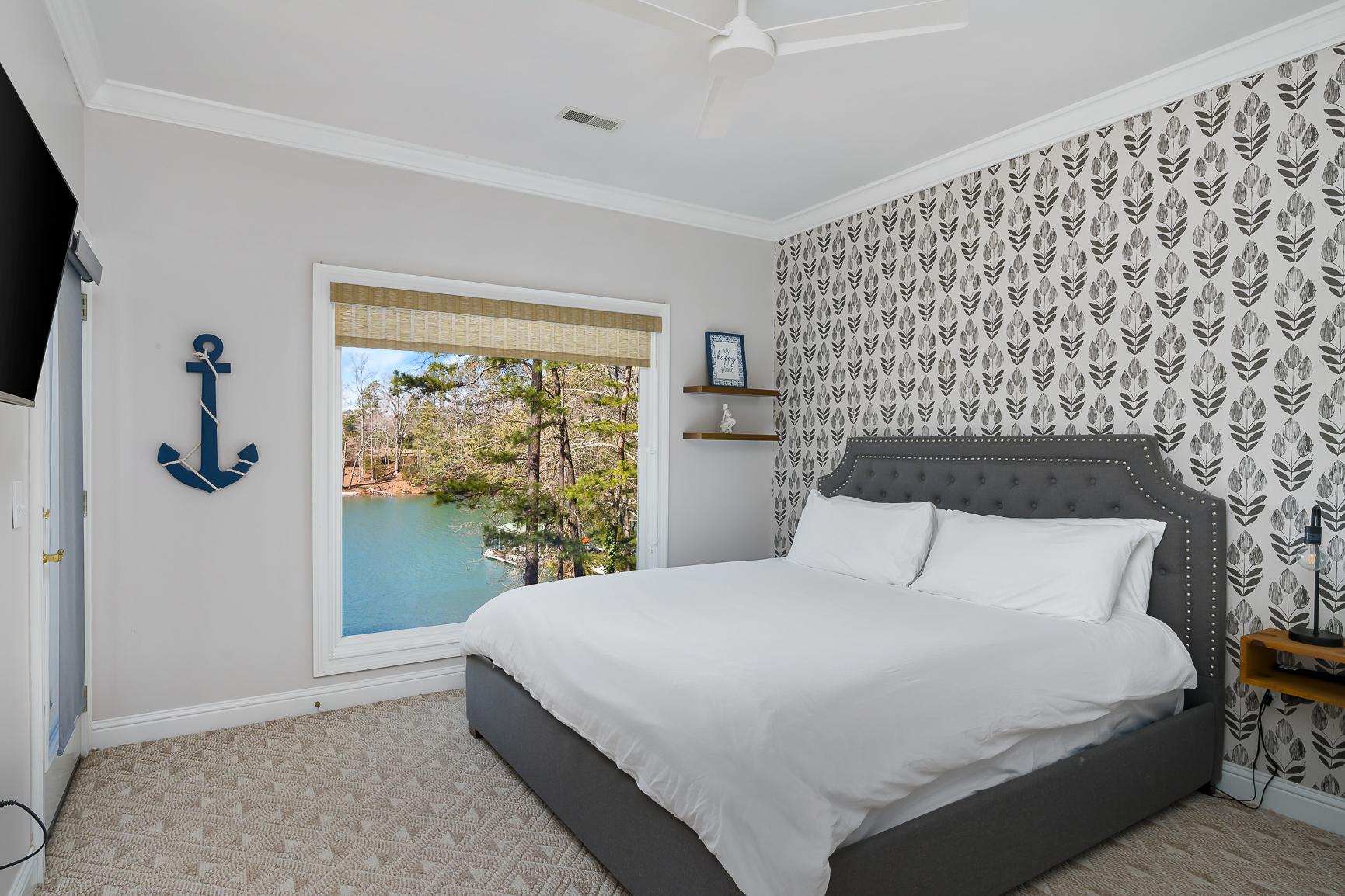 Shoreline Chalet on Lake Keowee2