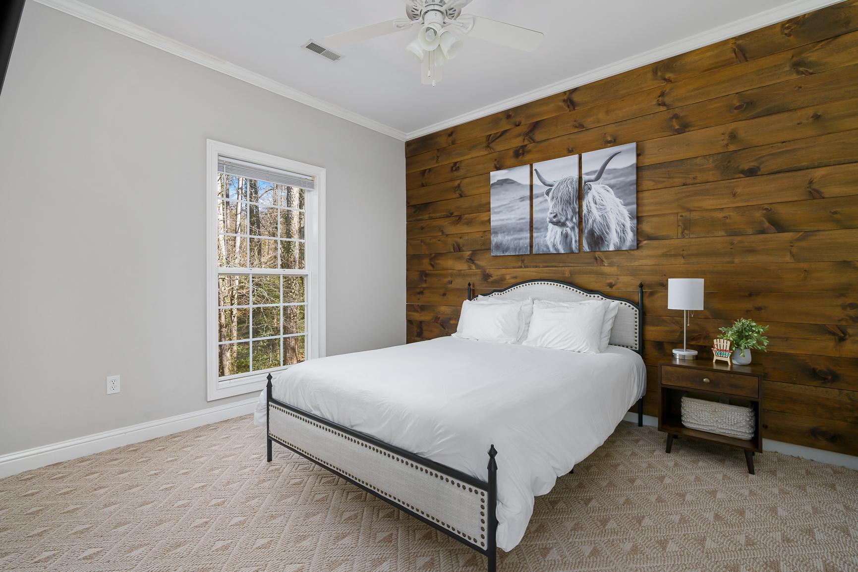 Shoreline Chalet on Lake Keowee3
