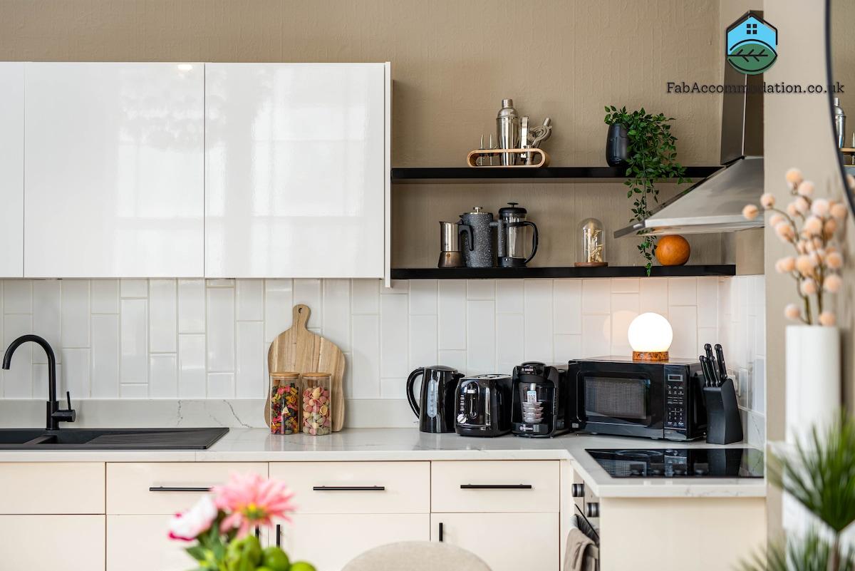 Bright & Modern Stylish Flat in Central Clifton4