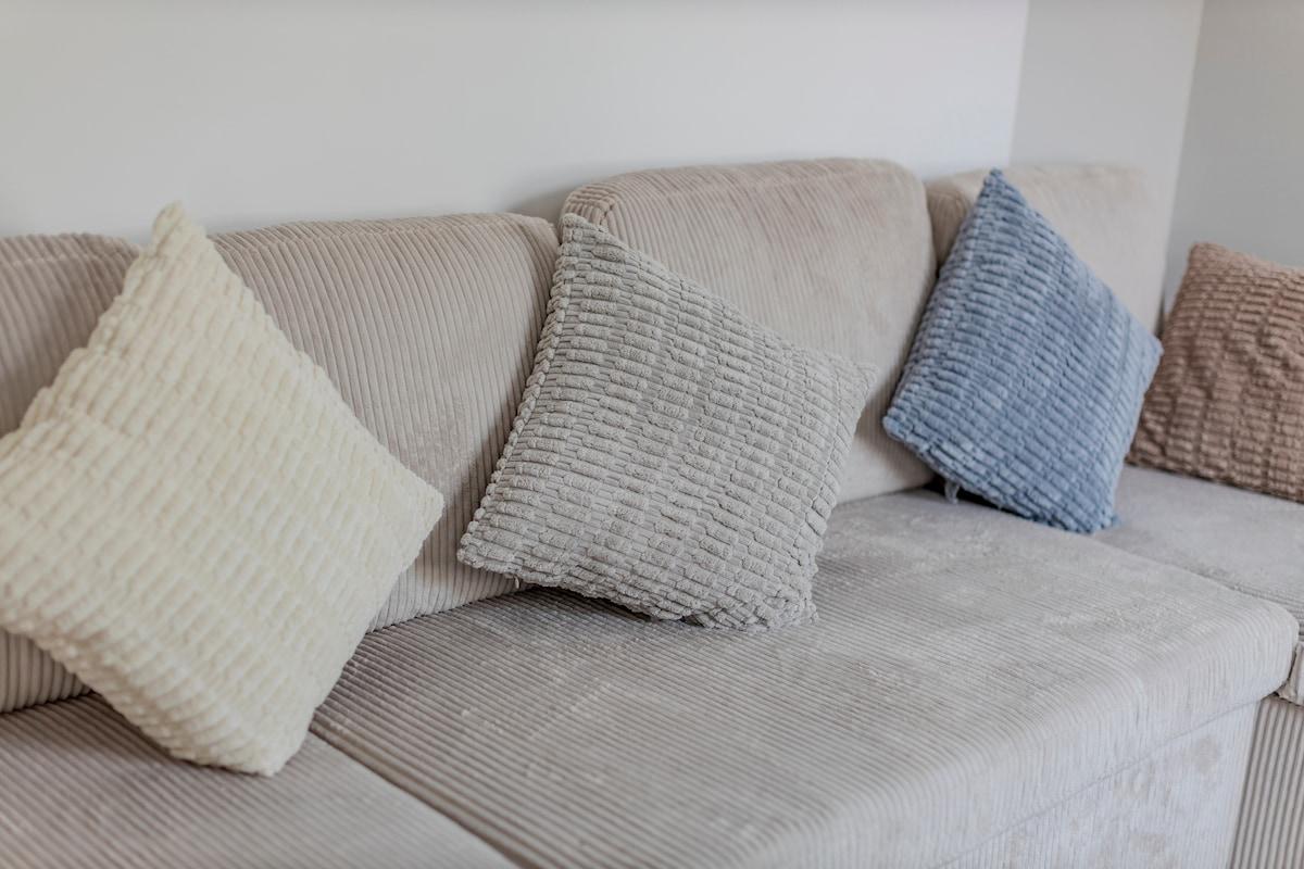 The Banksy Suite • 3BR • Super Central • Sleeps 106