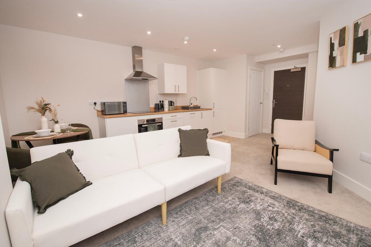 Stylish 1BR Sanctuary in Hull Centre Near Marina4