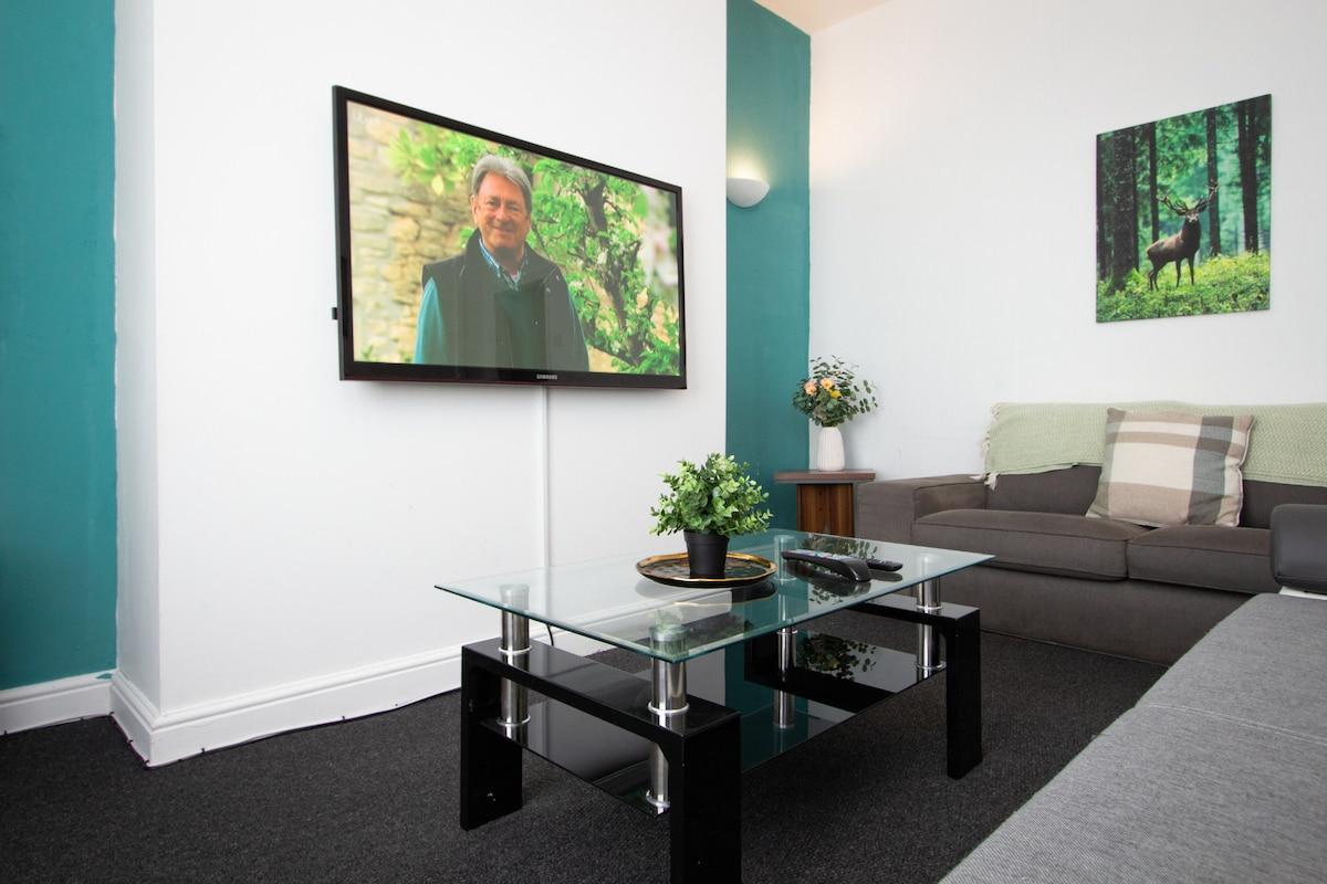 Spacious 2BR in Chadderton Near Manchester5