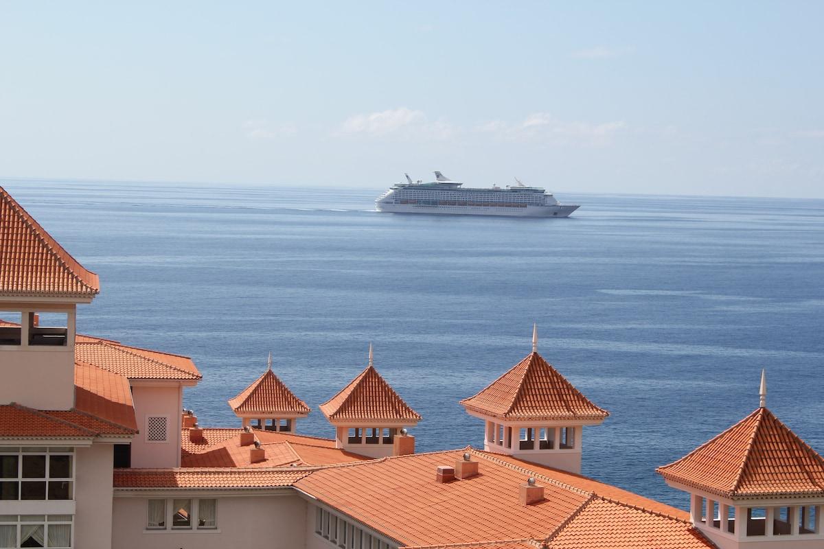 Penthause View Ocean by madeirabook1