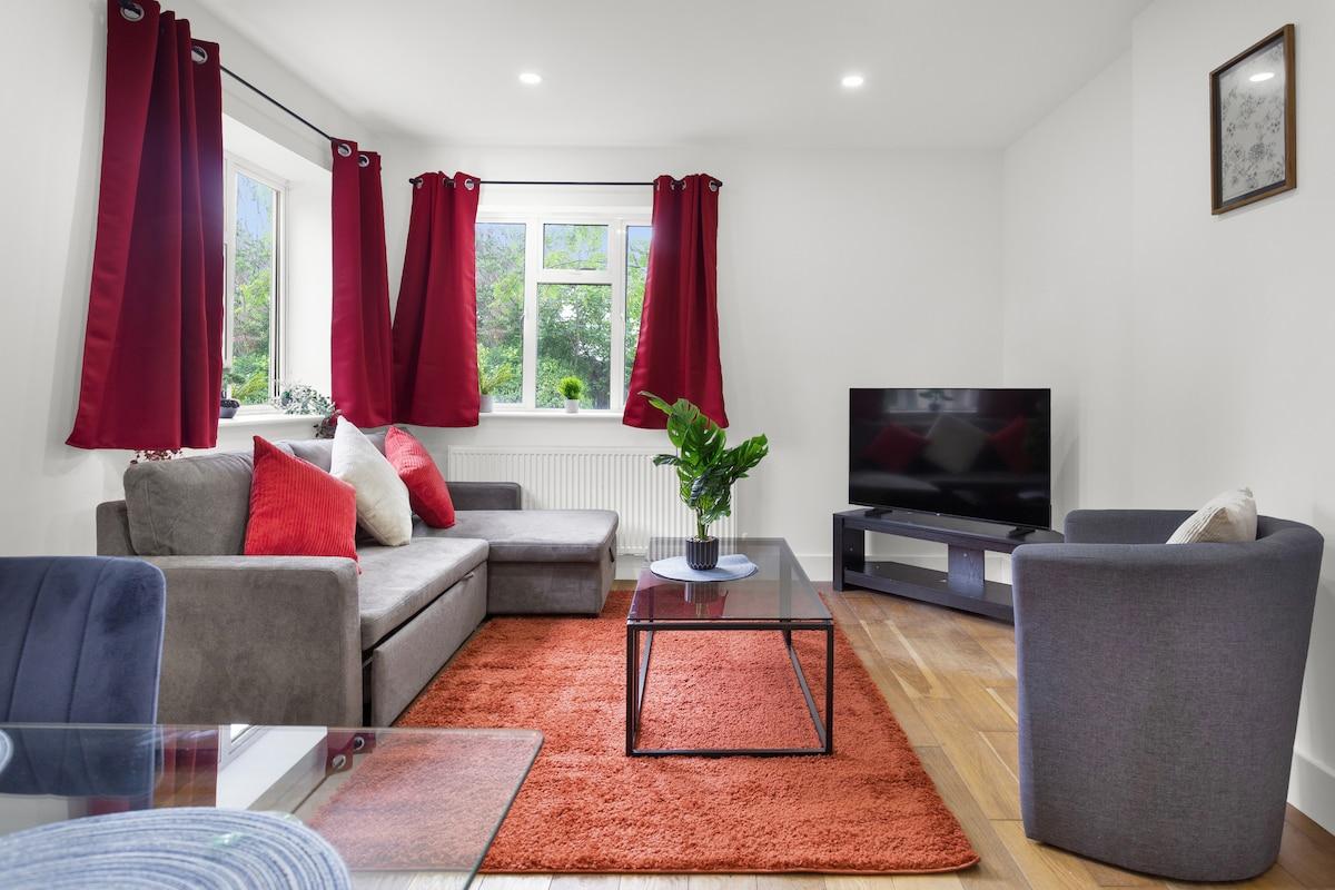 Chic 2 bed Wembley | Long Stay Discount | Sleeps 73