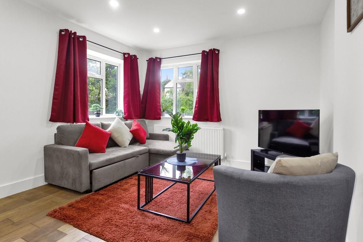 Chic 2 bed Wembley | Long Stay Discount | Sleeps 71